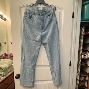 Boyish high waisted jeans